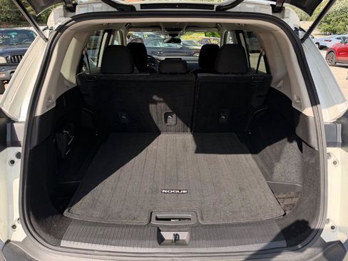 Used 2023 Nissan Rogue SV FWD image 21