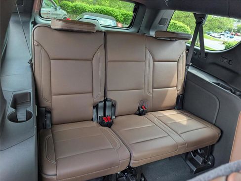 New 2026 Chevrolet Suburban High Country AWD/4WD image 10