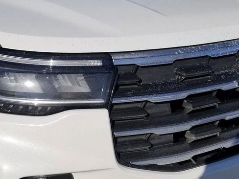 New 2026 Ford Explorer Active w/ Active Comfort Package image 10