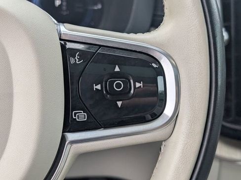 Used 2023 Volvo XC60 T8 Ultimate w/ Climate Package image 22