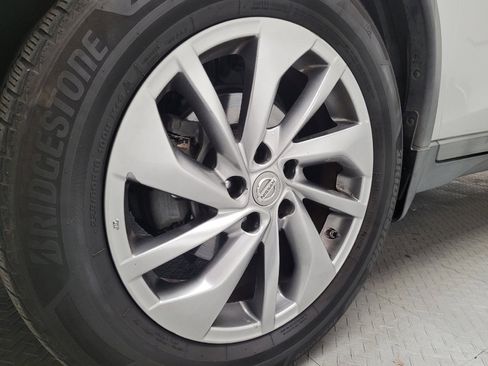 Used 2015 Nissan Rogue SL w/ SL Premium Package FWD image 31