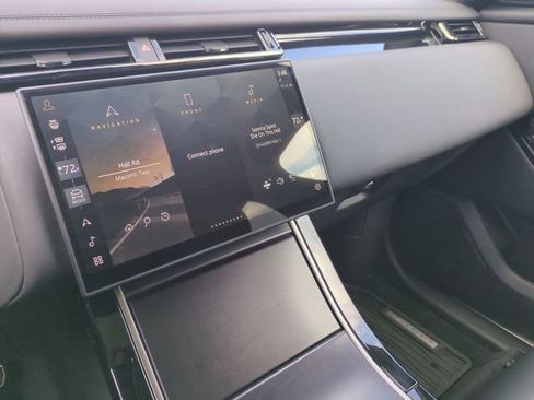 Used 2026 Land Rover Range Rover Velar Dynamic SE image 11