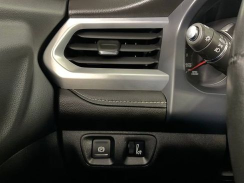 Used 2023 GMC Acadia SLT w/ Elevation Edition image 21