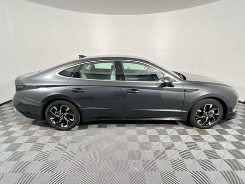 Used 2024 Hyundai Sonata SEL FWD image 2