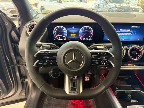 Used 2025 Mercedes-Benz GLA 35 AMG 4MATIC image 23