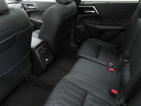 New 2026 Mitsubishi Outlander SEL image 21