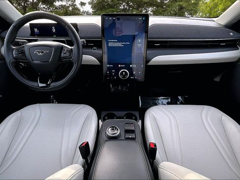 Certified 2022 Ford Mustang Mach-E Premium image 7