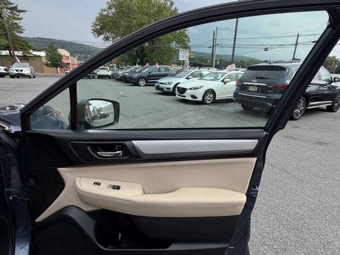 Used 2017 Subaru Outback 2.5i Premium AWD/4WD image 27