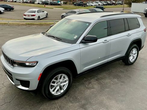 Used 2025 Jeep Grand Cherokee L Laredo image 5