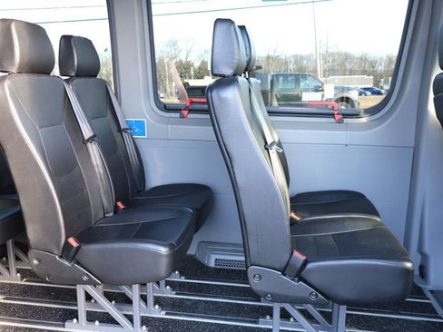 Used 2016 Mercedes-Benz Sprinter 3500 image 22