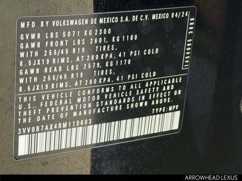 Used 2024 Volkswagen Tiguan SE R-Line image 31