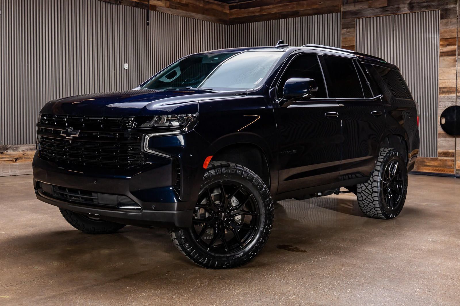 Used 2024 Chevrolet Tahoe RST w/ Luxury Package AWD/4WD image 5