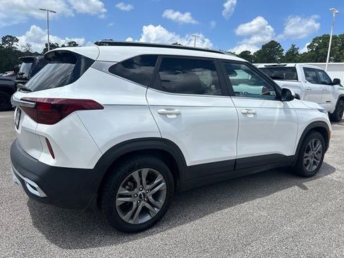 Used 2023 Kia Seltos S FWD image 2
