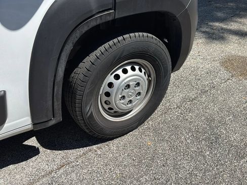 Used 2024 RAM ProMaster 2500 w/ Safety Group image 28