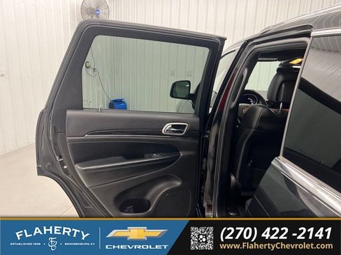 Used 2019 Jeep Grand Cherokee Limited AWD/4WD image 10
