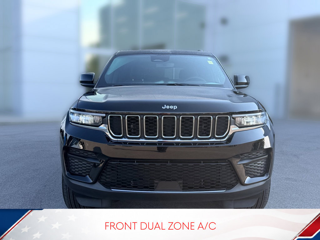 Used 2024 Jeep Grand Cherokee Laredo X AWD/4WD image 3