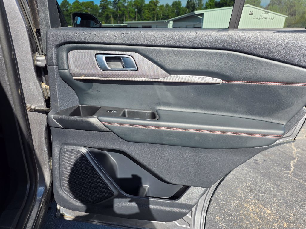 Used 2025 Ford Explorer ST-Line w/ Premium Package RWD image 24