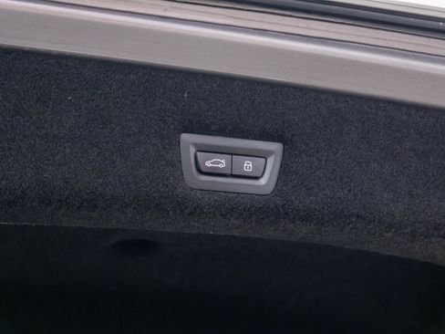 Certified 2023 BMW i7 xDrive60 w/ Executive Package 2 image 32