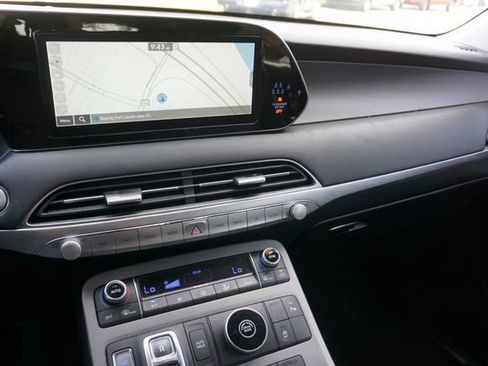 Used 2022 Hyundai Palisade SEL w/ Premium Package FWD image 4
