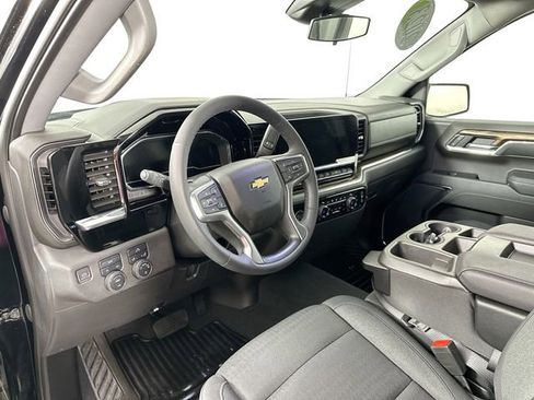 Used 2023 Chevrolet Silverado 1500 LT AWD/4WD image 3