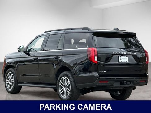 Used 2025 Ford Expedition Active AWD/4WD image 3