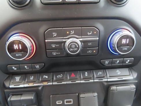 Used 2020 Chevrolet Silverado 3500 High Country w/ Z71 Off-Road Package image 30