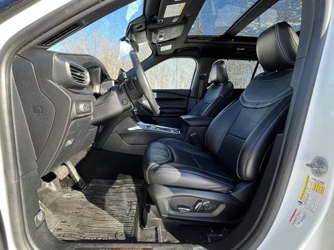 Used 2020 Ford Explorer ST w/ ST Street Pack image 10