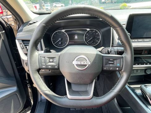 Used 2026 Nissan Rogue SV w/ SV Premium Package FWD image 11