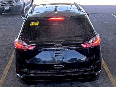 Used 2022 Ford Edge SE w/ Black Appearance Package image 13