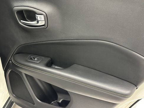 Used 2019 Jeep Compass Latitude w/ Popular Equipment Group image 19