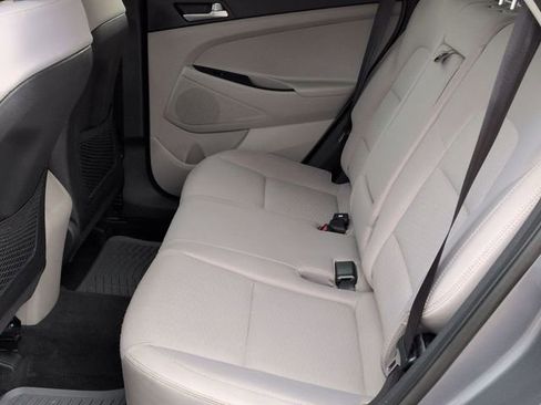 Used 2019 Hyundai Tucson SE image 24