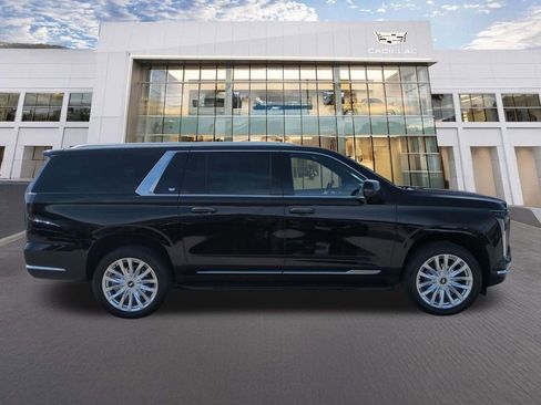 Certified 2025 Cadillac Escalade ESV Luxury RWD image 4