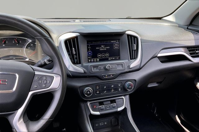 Used 2024 GMC Terrain SLE FWD image 9