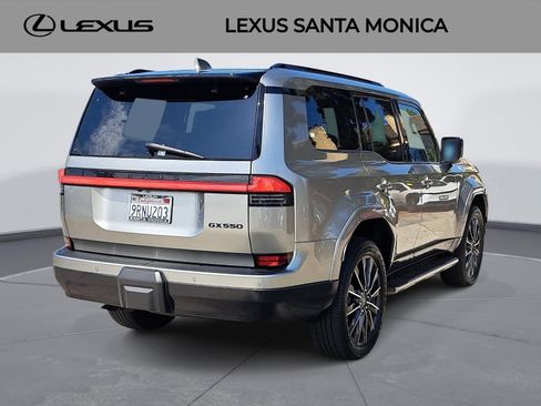 Used 2024 Lexus GX 550 w/ Accessory Package (2T) AWD/4WD image 5