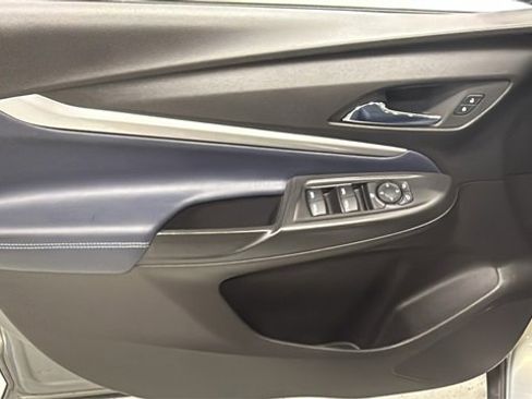 Used 2023 Chevrolet Bolt EUV Premier image 10