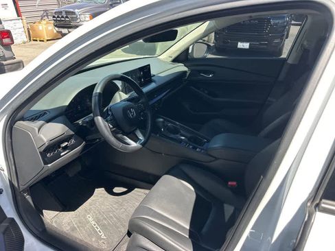 Used 2024 Honda Accord Touring image 6