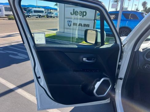 Used 2021 Jeep Renegade Latitude AWD/4WD image 24