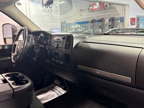 Used 2011 Chevrolet Silverado 2500 LT w/ Interior Plus Package AWD/4WD image 25