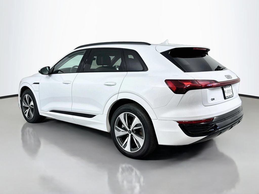 Used 2024 Audi Q8 e-tron Premium AWD/4WD image 8