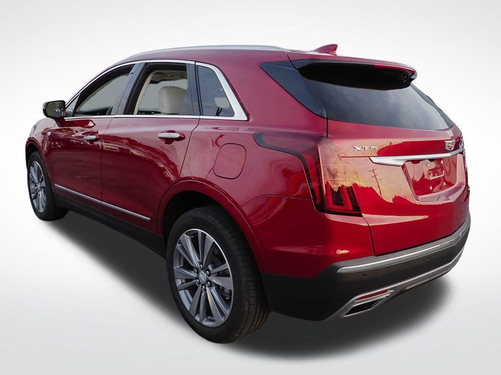 Certified 2025 Cadillac XT5 Premium Luxury FWD image 5