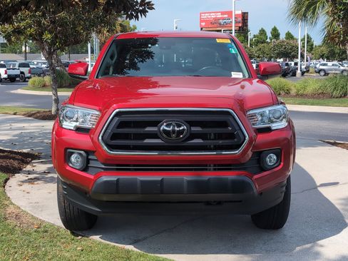 Certified 2023 Toyota Tacoma SR5 AWD/4WD image 3