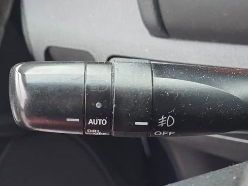 Used 2009 Toyota Camry SE FWD image 19