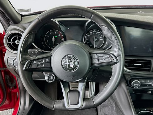 Used 2023 Alfa Romeo Giulia Ti image 18