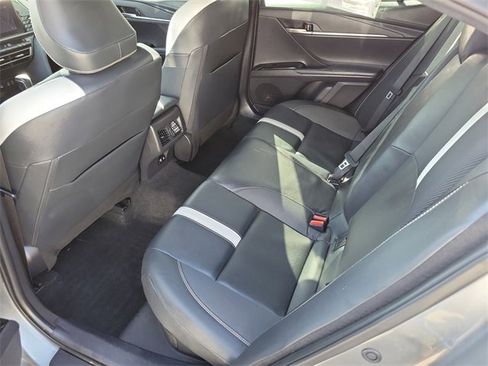 Used 2025 Toyota Camry SE image 20