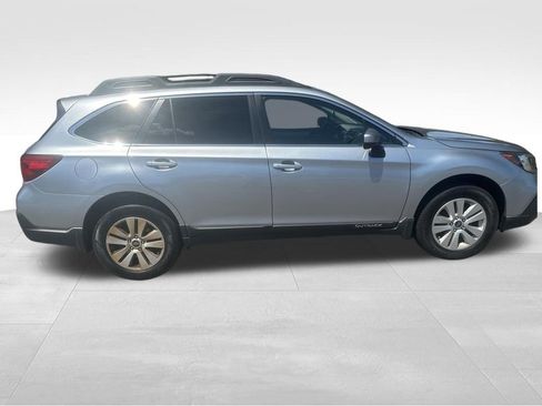Used 2018 Subaru Outback 2.5i Premium AWD/4WD image 25