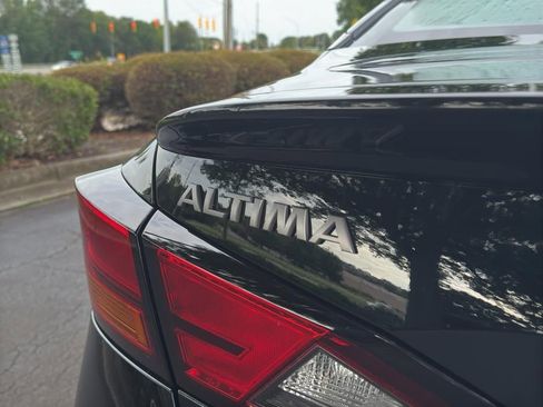 New 2025 Nissan Altima 2.5 SR image 13