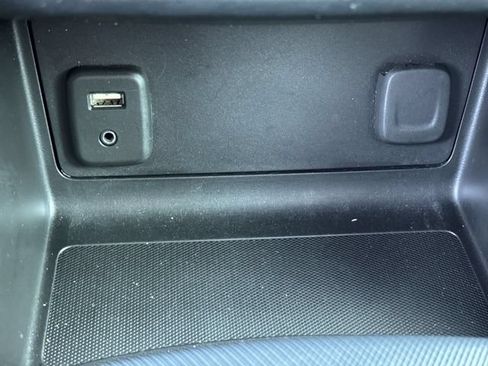 Used 2018 Chevrolet Colorado Z71 AWD/4WD image 22