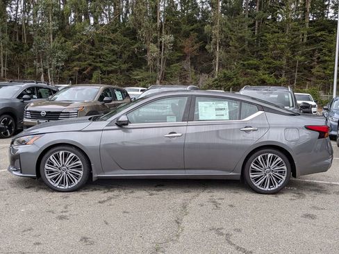 New 2025 Nissan Altima 2.5 SL FWD image 8