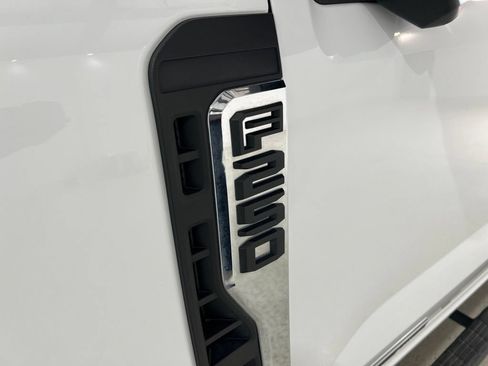 Used 2023 Ford F250 Lariat w/ FX4 Off-Road Package AWD/4WD image 30