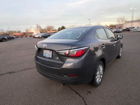 Used 2018 Toyota Yaris iA image 4